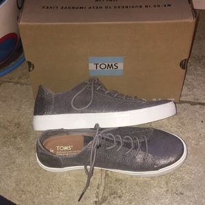 FINAL SALE!✨NWT and Box!✨Metalic leather Tom